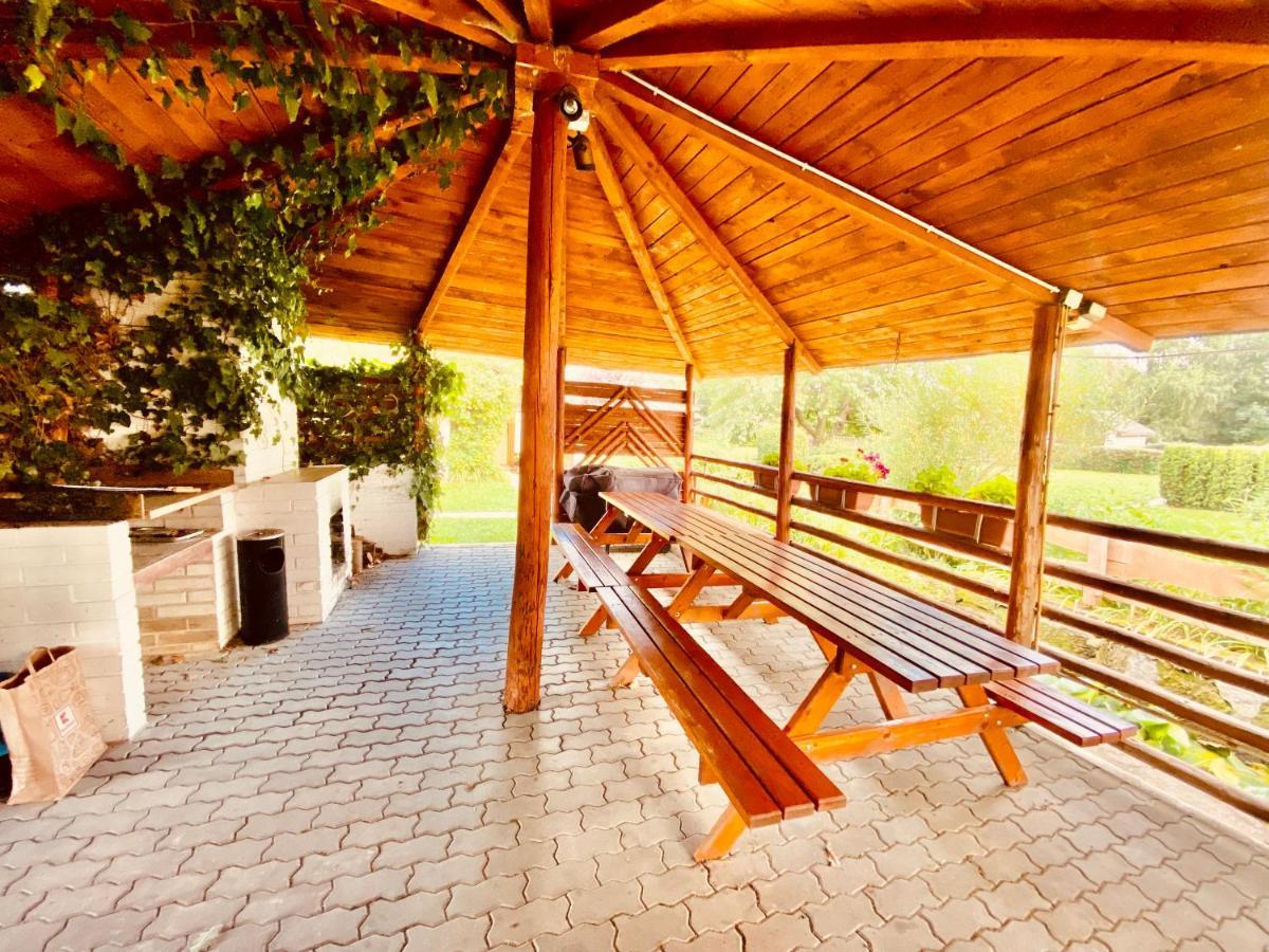 Apartman Ruzak Ruzova Luaran gambar
